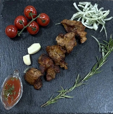 Аппетитный шашлык и блюда на мангале в кафе «МЯСО ТУТ» со скидкой до 50%: вкусно, сочно, выгодно!