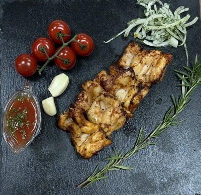 Аппетитный шашлык и блюда на мангале в кафе «МЯСО ТУТ» со скидкой до 50%: вкусно, сочно, выгодно!